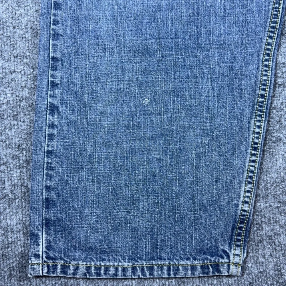 Levis small hole